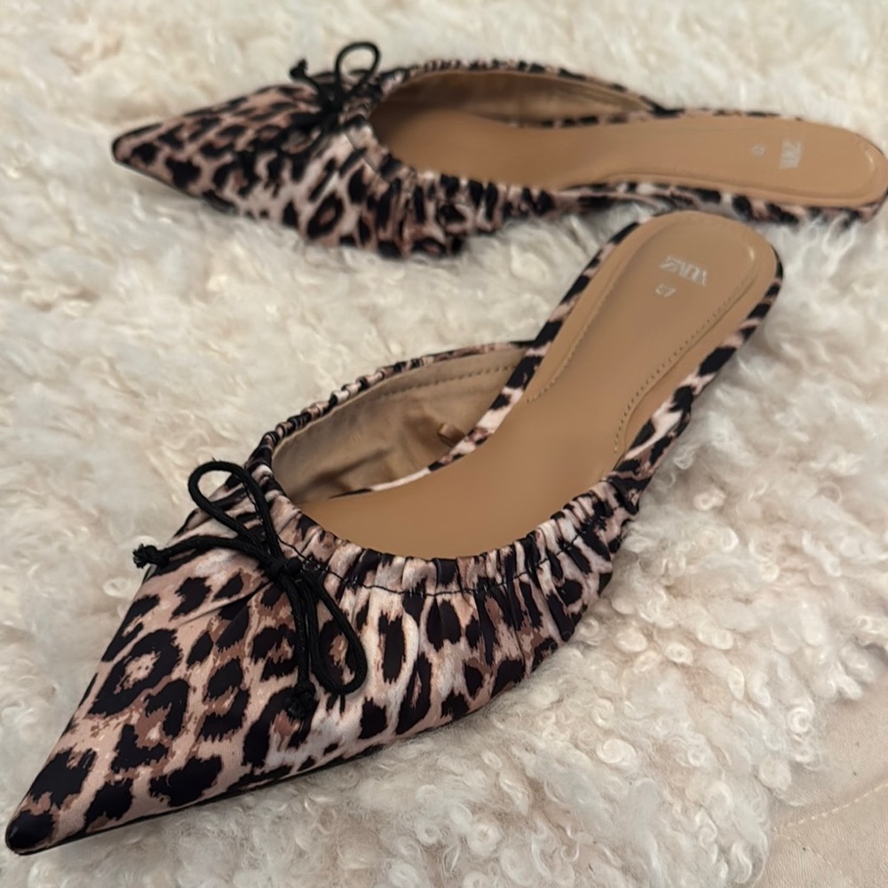 Leopard Print Women's Shoes - Picture 7 of 8